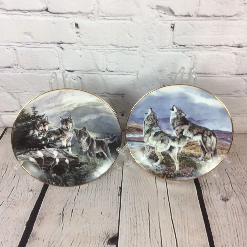 The Hamilton Collection - Year of the Wolf (1994) Set Of 2(Gold Rim) By Al Agnew